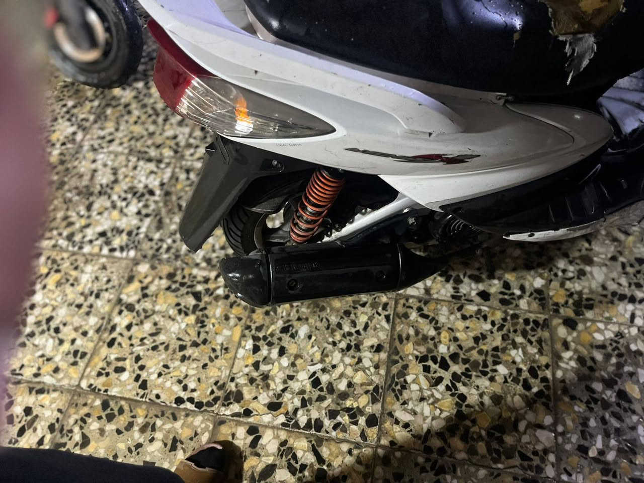 سلام عليكم.شباب دراجة سكنس فحل
بيعة نواقص قليلة 
دراجة اوراق كاملة 
متواجد خاص واتساب ***********
