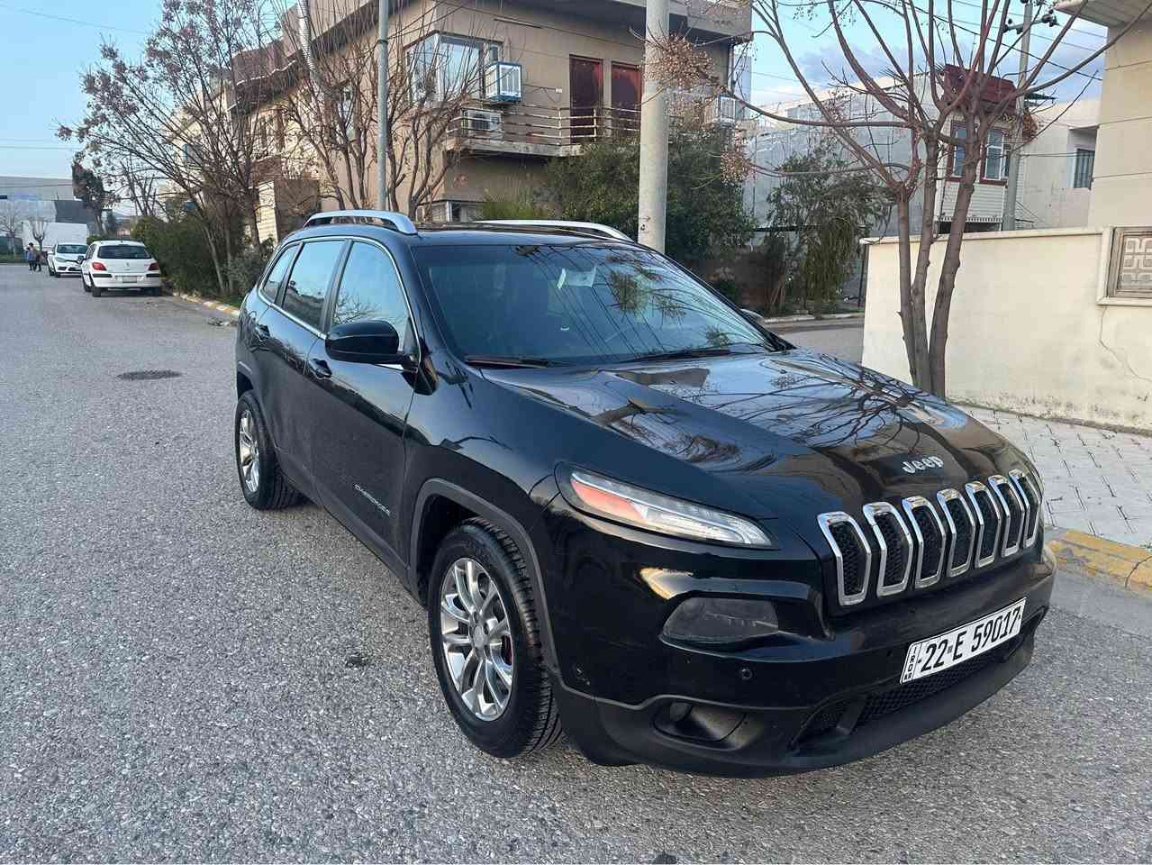 جيب چيروكى 2019سعر100$شوين سليمانى 
چوارپارچه ونيوى بوياغه گيرو مه كينه به شه رت 
جلد كوشن كاره با به سمه تحكوم سوكان شاشه 
تحويلو غرامه به شه رت سه نه وى تازه يه 
***********vaibar
***********watsap السليمانية, العراق
