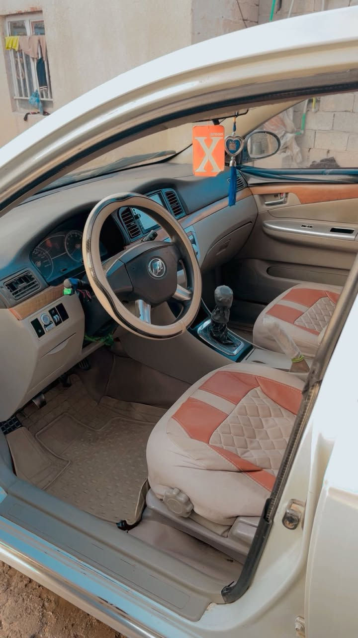 السلام عليكم
  ليڤان  2013  مكفوله كفاله عامه.   
 فقط بيها خياسات واضحات بالصور  مكينه كورلا
جاهزه من كلشي حداديه جديده تخم تاير 
سنويه مجدده 
رقمها ميسان 
السعر ٣٧ وبيها مجال 
العنوان محافظة ميسان قضاء الكحلاء 
***********
