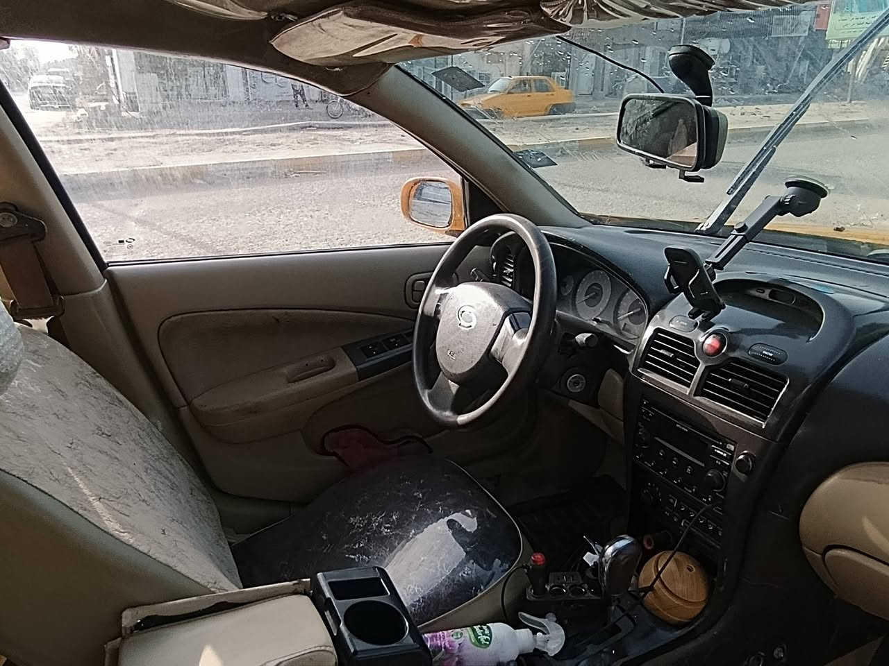 السلام عليكم نيسان صني موديل 2007السياره جاهزة من كلشي تبريد كير محرك حداديه كله جاهزة رقم انكليزي نجف بسمي مصفره هيئة وغرامات سنويه ل 29رقم الموبايل ***********السعر 67وبيه مجال بسيط مكاني ديوانيه
