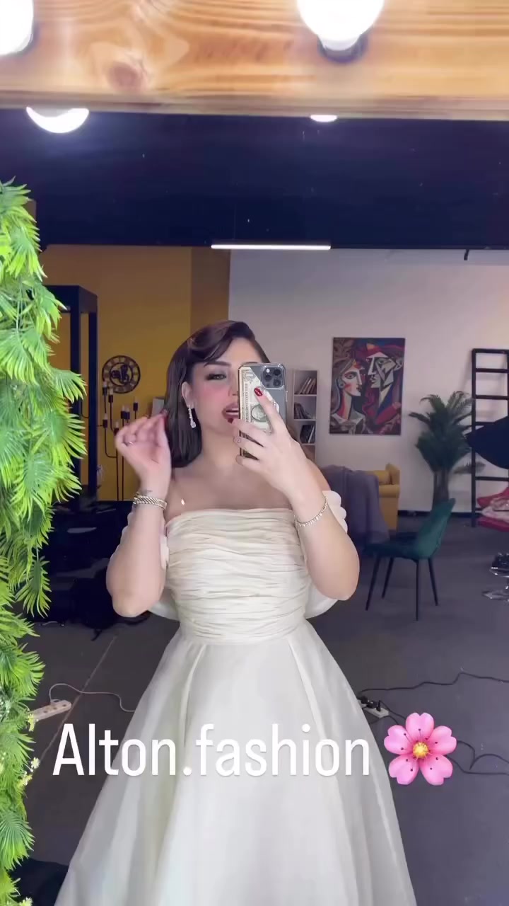 فستان للبيع نفس الفيدو بلظبط قياسه فري سايز بي قيطان الحد وزن ٩٥ يلبس يجنننن


**إذا كنت صاحب هذا الإعلان وتريد حذفه لأي سبب، رجاءا أرسل رسالة إلى الدعم الفني**