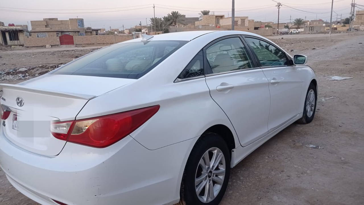 سوناتا موديل 2013 وارد امريكي ضررهه الجاملغ الخلفي بدون دواخل مكينه 2400رقم نجف بسمي  مداور ثاني يوم السعر 115 وبيهه مجال للاستفسار الاتصال على الرقم *********** مكان السياره الديوانية قضاء عفك
