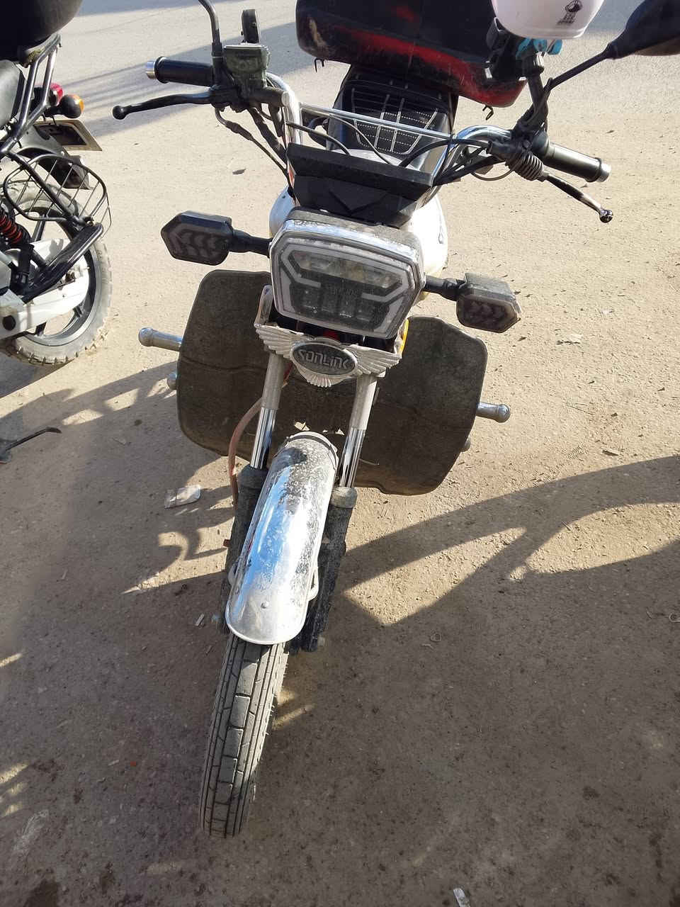 موديل  25لبيع مكاني بغداد نهاية حيور سبع قصور 850 رايدهة
***********
