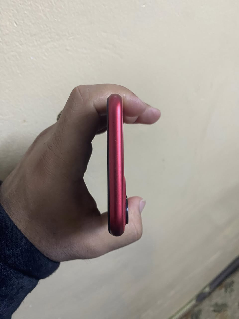 للبيع ايفون 11 عادي
ذاكره 64 .  تك سيم SIM

+شريحه اكترونيه 

بطارية 80 شرط اصليه  

نموذج M  نظافة الجهاز 99%

مبدل شاشه وفيس ايدي شغال 

سعرو.200 الف بي مجال حك جيتك 

تواصل خاص أو اتصال ***********
