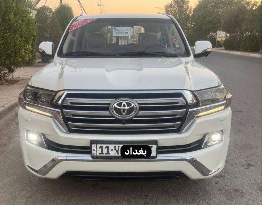 تويوتا لاندكروز 2018
رقم بغداد الدولي
فئة GXR    4600 V8
وايت اديشن   SAS                
ماشية 109 الف
479 $ وبيهة مجال بسيط
كفالة عامة من الصبغ والبارد 
مواصفات 
اربع كاميرات  
بصمه تشغيل عن بعد
تشغيل عن بعد اصلي
فتحه
حساسات اماميه 
حساسات خلفيه
كاميرا
شاشة
٨ ايرباك  دبل ماوس 
كرسي كهرباء 2
كراسي جلد اصلي
تحكمات ستيرن
دبل ماوس 
كفالة عامة 
***********
***********
