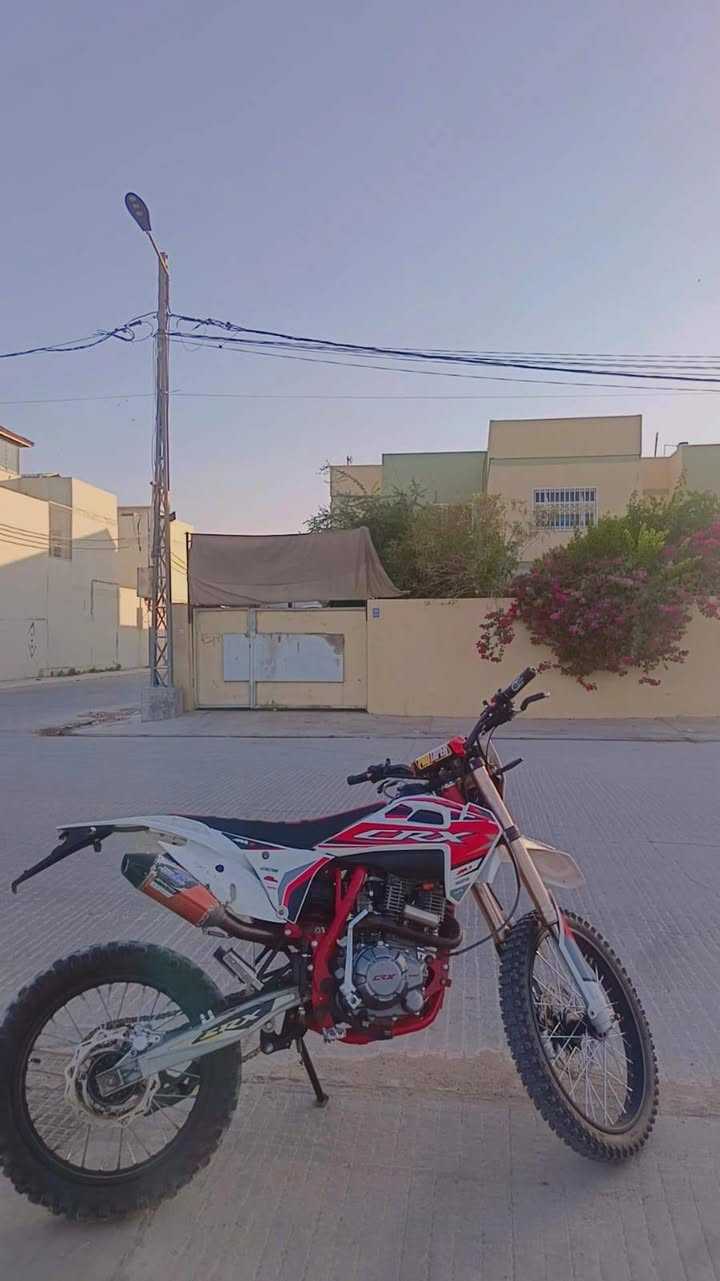 دراجه crx موديل 25 محرك 300 نظافه فول مكفوله مكاني النجف *********** النجف, العراق
