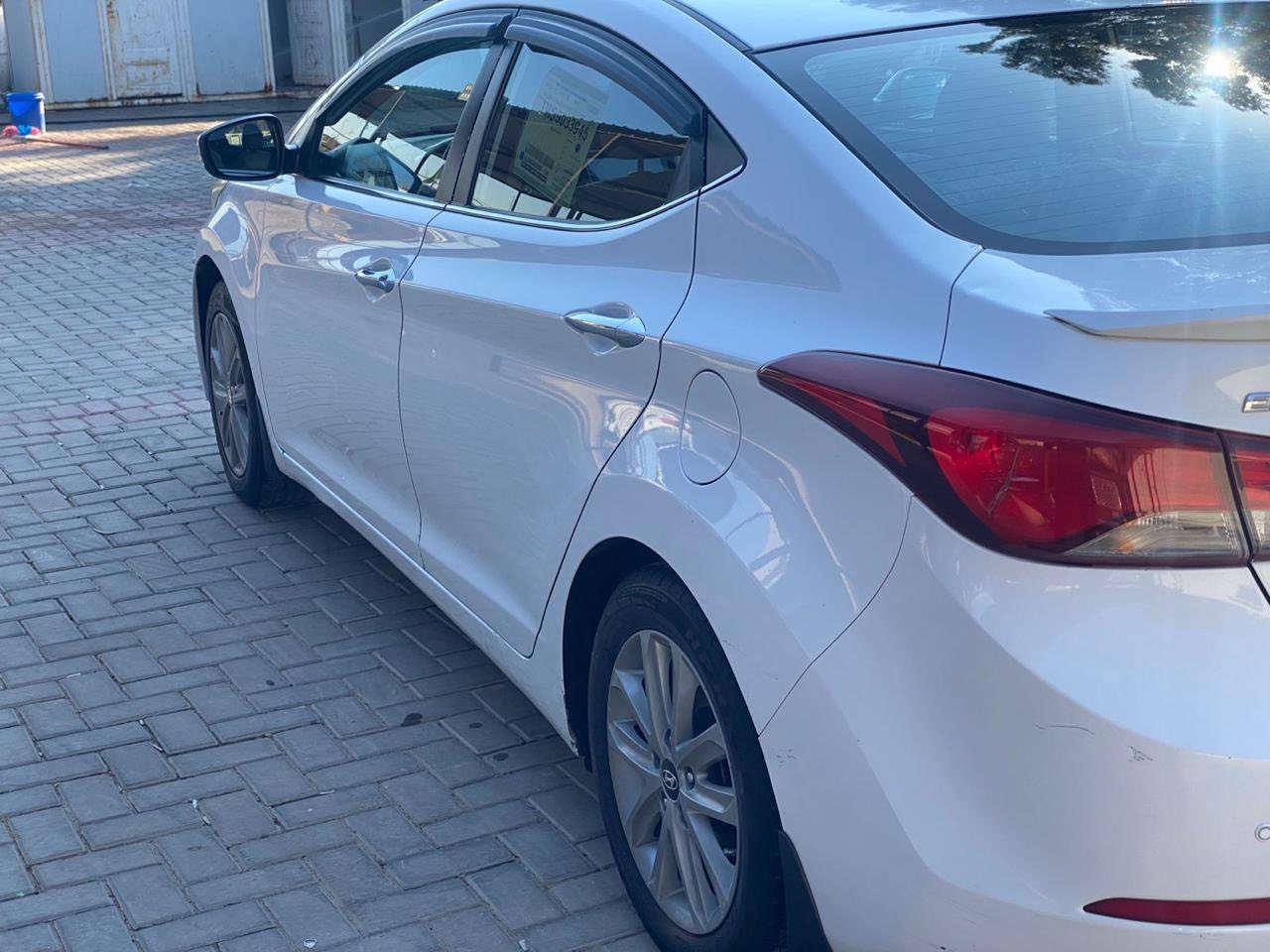 سيارة النترا موديل 2015 موصفات 16 سيارة فول ماعدا بصمة مكفولة من الضربة والصبغ بيها شوي بارد 
***********
