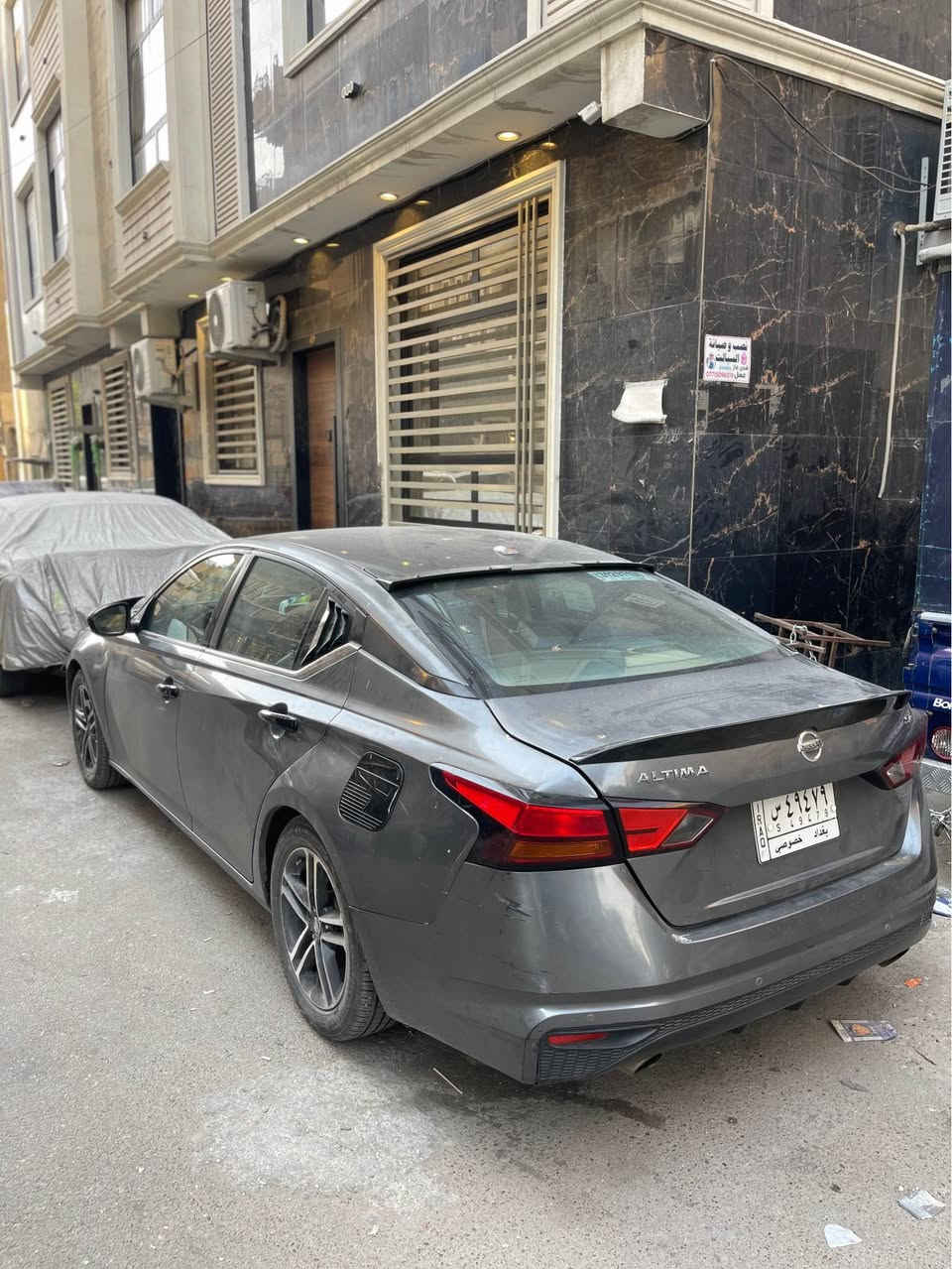 للمراوس ب سياره سعرها اقل محتاج فرق شعدك دزلي نيسان التيما ٢١ sr معوقين فول السياره عدا الفتحة 
كشن جلد كهرباء 
رادارات 
خلفي 
امامي 
جانبي
حساس توقف ذاتي 
كامره دواره 
تشغيل عن بعد 
كير محرك تبريد كله مكفول 
الصدر ٧٠٪؜
ضربتها من امريكا جاملغ خلفي وقبغ جنطه 
وبلعراق صار بيها جاملغ خلفي عكس السايق نصه نصبغ والجاملغ الامامي جهة السايق تبديل 
للاستفسار اكثر 
***********
او ع الخاص ٢٤ ساعه عدي نت بغداد, العراق
