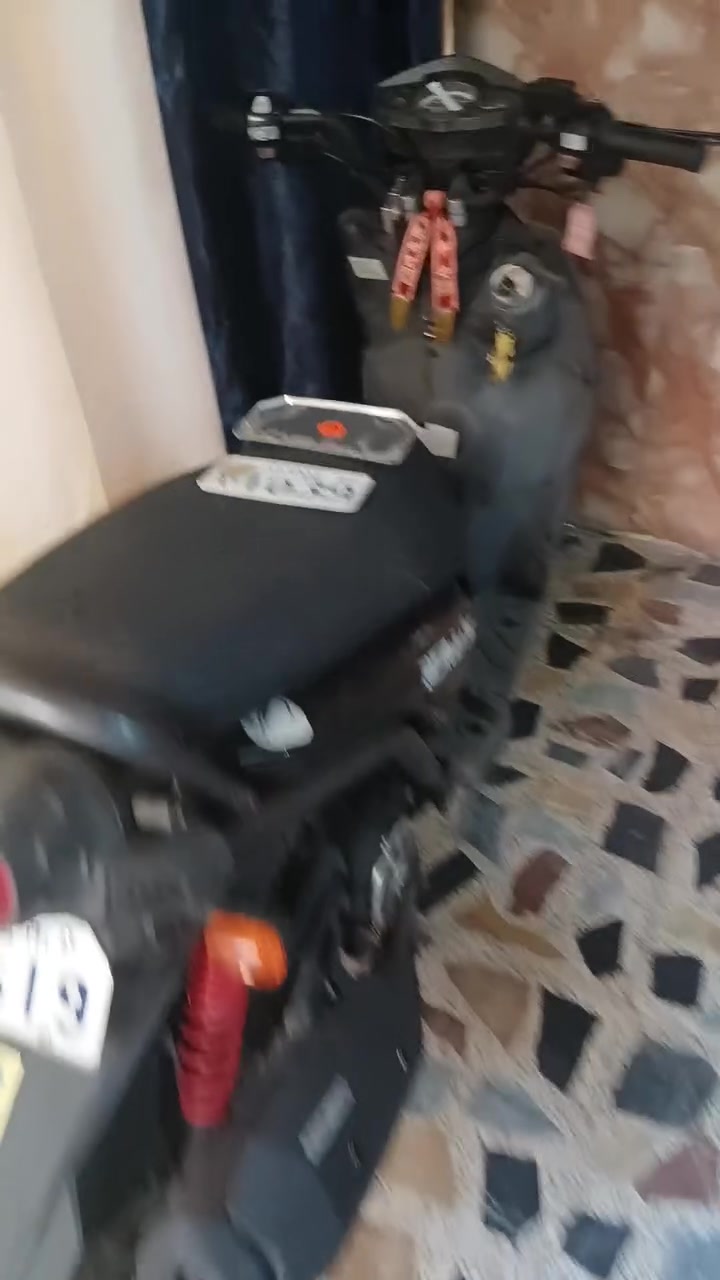 ***********
