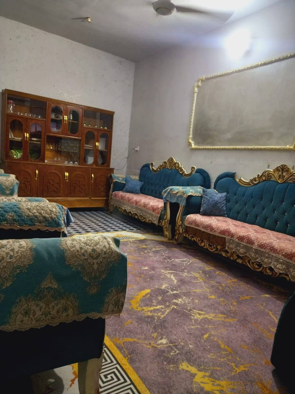 سلام عليكم بيت للبيع
الموقع حي الوحده 
المساحه 150 
بيت قطعه ومقاطع 
اي استفسار على أرقام  ***********
***********
