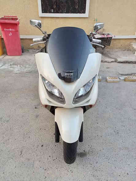 يا اللة دراجة فورزة 9/0 لون ابيض صدفي بك لايت كرستال المسافة المقطوعة 19 الف حقيقي 7كير 4 تحويلات نضام سبورت بصمات عدد 2 مع سويج طوارى ستان حساس كلوب جنطة قطعة في حالة الوكالة قطعة بل كارتون  مكاني الغزالية الشراي يتصل رجاء *********** موجود فديو للتوضيح يوجد توصيل الئ جميع المحافضات
