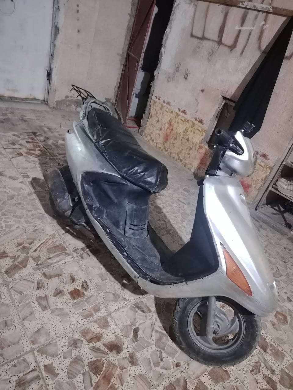 السلام عليكم اخوان عندي دراجه للبيع دراجه فراشه كامله ومكمله كهربائيات كلها شغاله150 قفل قفل مكاني ناصريه مركز***********
