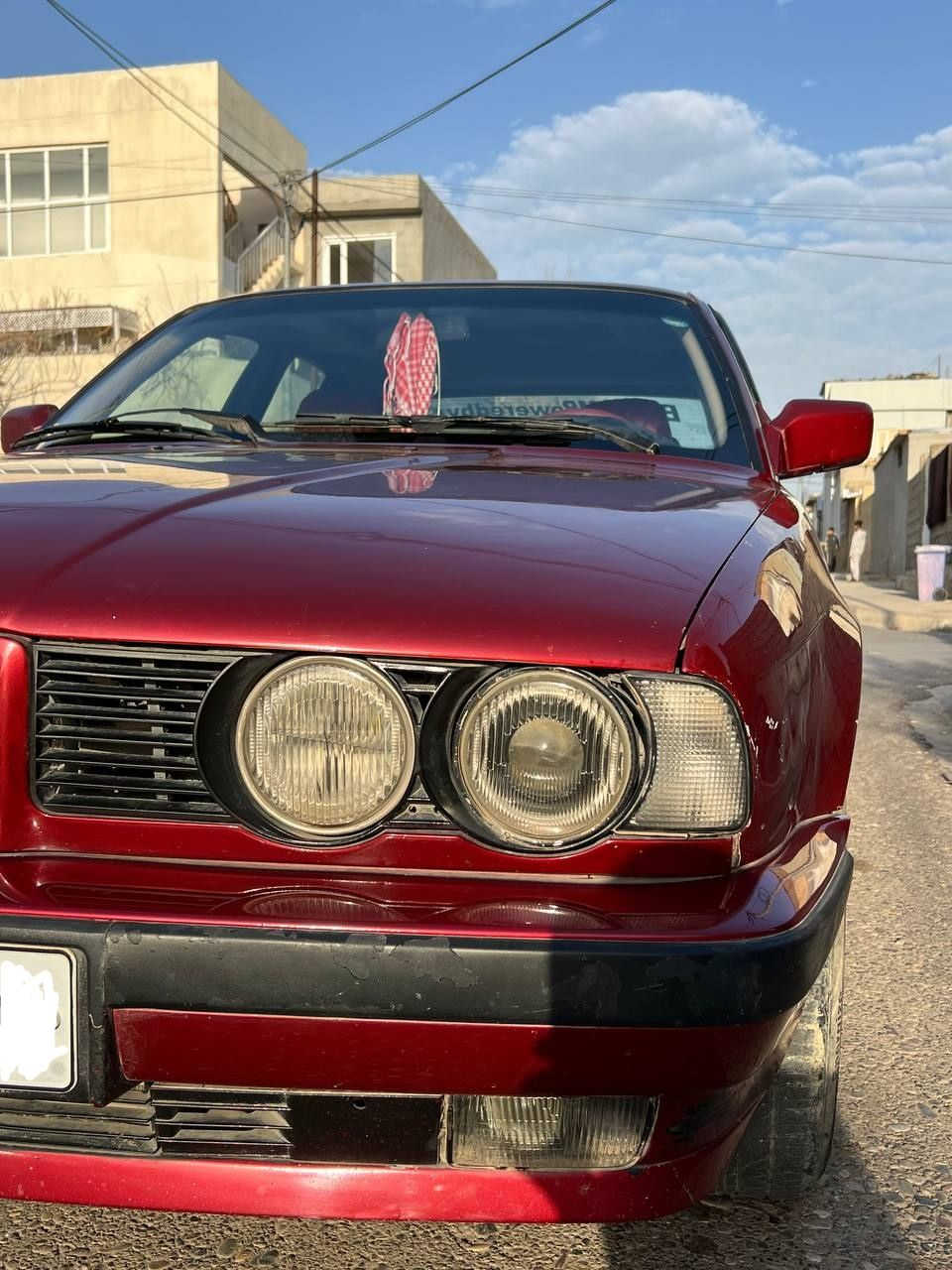 BMW E34 520i 1990 مارۆنی
 کوردی/عربی

*********** واتساب/ ماسنجر

كوردی:
520ی گێڕ عادی. 
سەنەوی تا 2030 تازەیە بەناوی خۆمەوەیە.( تەحویل و وەکالە بەشەرت). 
یەک دینار غەرامەی لەسەر نیە. 
بێ لێدرانە (پشت و لێشی لێدرانی نیە).
سبوغ عامە بۆ جوانی.
گێڕ و مەکینە بەشەرت.
تەقە و ڕەقە بەشەرت. 
تەبریدە بەس کۆمپرێسەری لەسەر نیە.

عربي:
520 کیر عادی.
سنويه لحد 2030 سياره بسمي (تحويل و وكاله بشرط).
معلي ولا ربع غرامه.
بدون حادث.
صبغ عام ل جماليه.
كير و محرك بشرط.
تبريد بس يحتاج كومبريسر. أربيل, العراق
