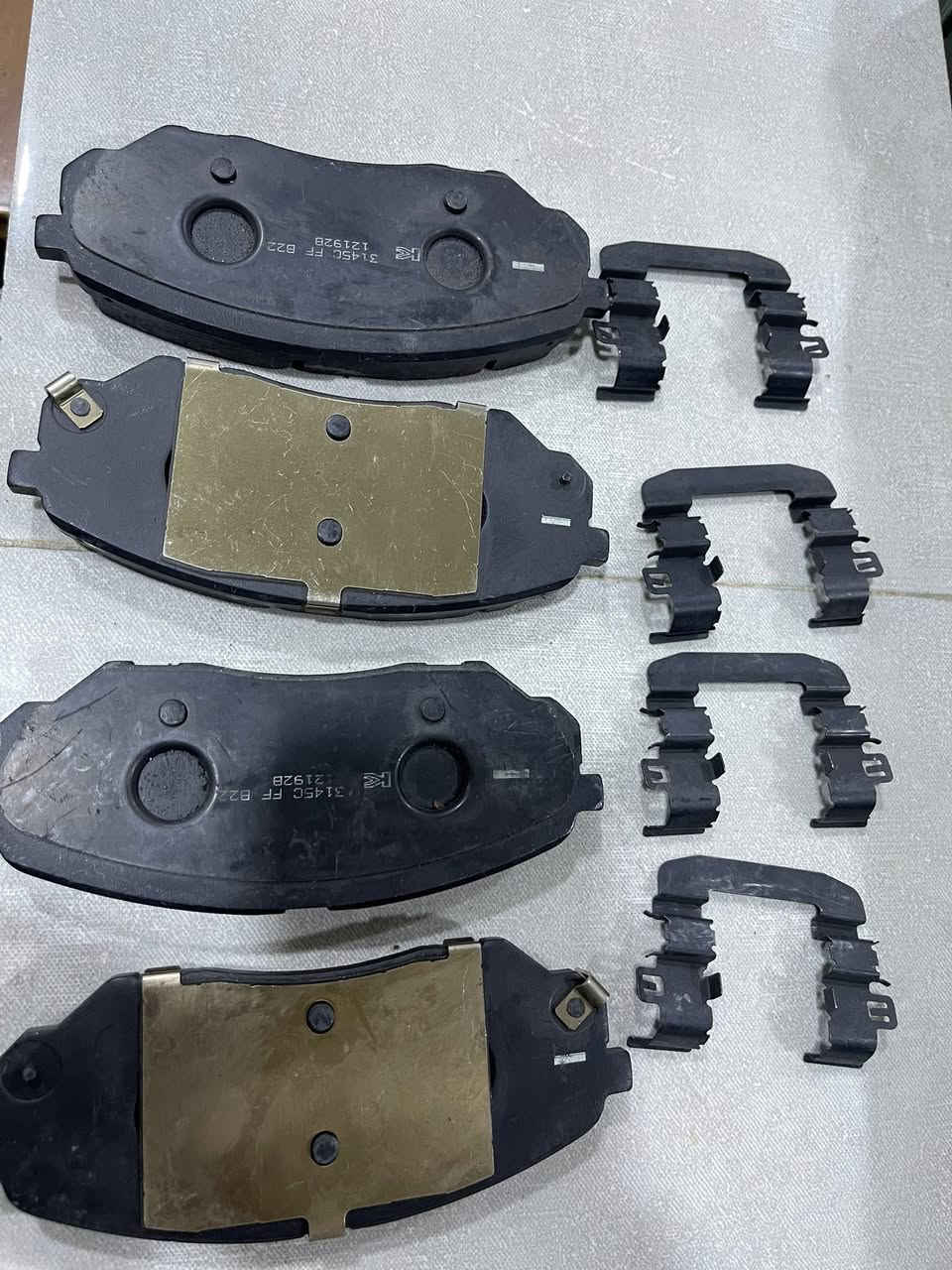 السلام عليكم اخوان عندي زوجين دسكات وكاله وكاله بعت سياره وبقن مكاني كربلاء ***********
