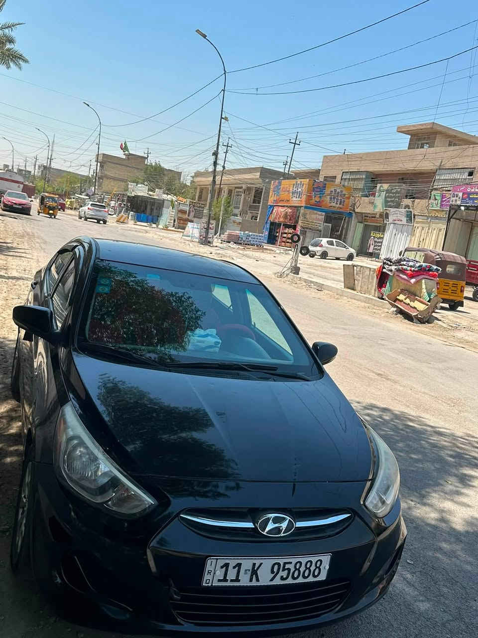 سياره اكسنت 2017  امريكي 
ماشيه 94 مكانهة بغداد البلديات 
*********** 
سياره رايدهةب ( 90) وبيهة مجال بسيط
