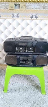 صاحبين الكروب وهوات الاجهز عندي جهازين عاطلات سوني معروفات ياباني يراس...