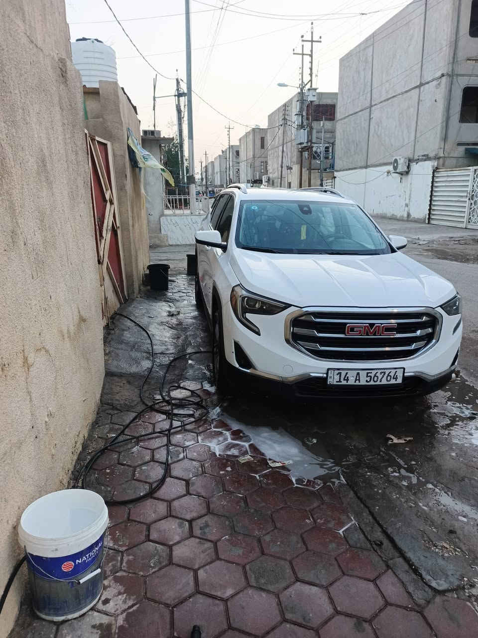 السلام عليكم جمسي تيران 2020 GMC
وارد امريكي 
 مواصفات SLT

{1} محرك 4 سلندر 1500تيربو 

{2} كشنات مخمل  اسود  (اصل)

{3} كاميرا دواره ستيرن

{4} شاشه كبيره (ايباد) للتحكم في ايعازات السياره

{5} تبريد قطعتين امامي خلفي

{6} لايت زنون + كشاف+ حاجب زنون

{7} عداد المسافات 

{8} منافذ USB امامي خلفي

{9} سستم صوت متكامل

{10} تحكم سترين جهتين

{11} نضام ABS مانع انزلاق

{12} كشنات كهرباء

  {13} بصمة 4 باب

{14} فور ويل 

{15} كشنات تدفئة تبريد

 {16}  الكير جيد 

{17}  المحرك اقتصادي جيد 

{27} السيارة ذات قدرة حصانيه قويه 
ملاحظة /فقط جاملغ مصبوغ بامريكا
 يوجد بارد بسيط بالسيارة في الجاملق الخلفي والجنطة. 

السيارة باسمي وتحويل ثاني يوم 

السعر 159

الاتصال على هذا الرقم 
 ***********

‏‪
