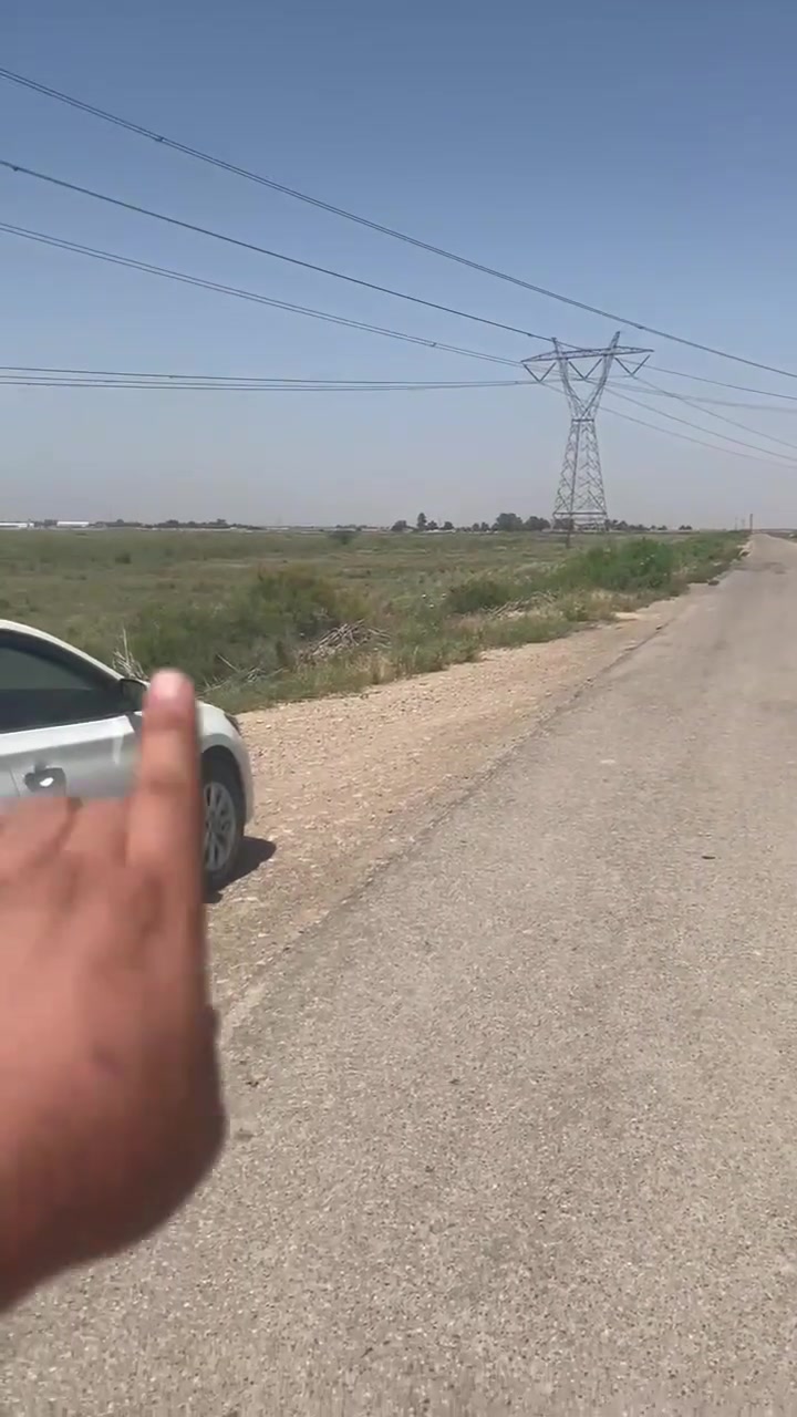 120 دونم منهه 60 سند25 زراعي و60 عقد 17 قطعه واحد خدمات كامله طريق نعمانيه بغداد الفداء نزال عن طريق رئيسي 5 كيلو سعر دونم 4 مليون للاستفسار على رقم ***********
