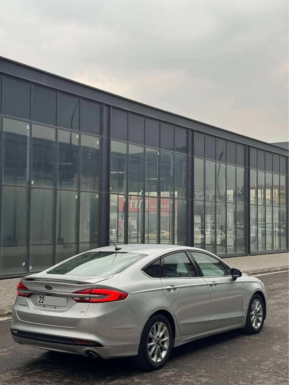 Ford Fusion 2017  SE – 2.5L

فۆرد فیوشن ٢٠١٧ مواسەفات SE – مەکینە 2.5L بێ تۆربۆ، بێ دەبڵ ئەکسل

ماشاءالله نموونەیە لە تازەی و جوانی، هەیکەلی وەک بیلادی خۆی ماوەتەوە

⸻

🔹 مواسەفات (SE)
 •سێ شاشە
 •بەسمە (Start Button)
 •ڕاداری خەتی جادە
 •تەحدید سورعە (Cruise Control)
 •گێڕ ماوس
 •کۆدی دەرگا
 •کارپلەی Android & iOS
 •چوار جام ئۆتۆ
 •ئاوینە کارەبای
 •دەبڵ گێڕ
 •➕ زۆر مواسەفاتی تر…

⸻

 •گێڕ و مەکینە و تەبرید و کارەبایات بە شەرت
 •گێڕ و مەکینە نەکراوەتەوە بە شەرت
 •کامل سێرڤس کراوە (ڕۆن و هایدرۆلیکی تازەیە )
 •چوار تایەی تازە لە ژێرە

⸻

 •چەملغی دوای سایەق بۆیاخە(بێ ناوگرتن، بێ ئێرباگ)
 •دوو پارچەی پەمپەی ئەمریکایە (بێ ناوگرتن، بێ ئێرباگ)
 •پێش و پشت کەپسە
 •پێشی کامل کراوە بە تیتانیۆمی بیلادی

⸻

 •ڕەقەم و سەنەوی تازە تا ٢٠٢٩
 •تەحویل و غرامە بە شەرت
 •ناونیشان: سلێمانی

📞 پەیوەندی: 
*********** 
*********** السليمانية, العراق
