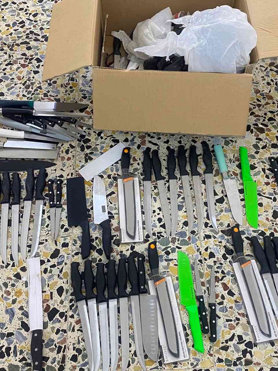 السلام عليكم
سكاكين بالة مناسبة لاصحاب المطاعم
11 قطعة السعر 7 الاف

توصيل جميع مناطق بغداد ***********
