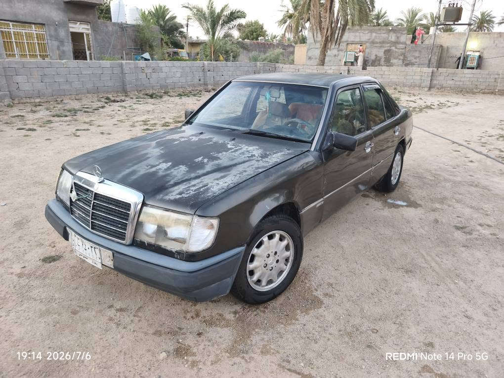 السلام عليكم مارسدس دب موديل 92
فتحه بالسقف 
محرك وكير فيفتي نضيف حداديه خير من الله قواعدها سليمه زوج تواير توني شادهن
مابيه اي حادث 
سنويه لل 2027 
مكاني رفاعي 
رقمي 
*********** ناصرية, ذي قار
