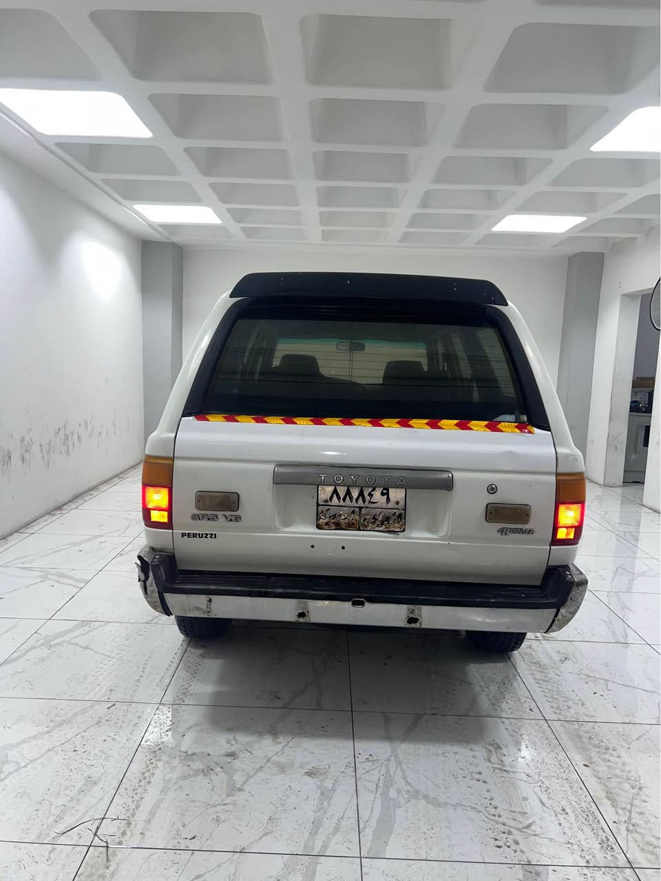 تویتا فور رەنەر مۆدیل ١٩٩٥ گیرو مکینە وەنجی دەبڵ ئەکسل جام کارەبای  سەقف سلایدە رەقم هەولیر سەنەوی بەسەرچوە سەیارەکە جوان و وەرگەراو بۆیاخی نیە یەک دوو پەڵە بچوک بۆیاخی هەیە زۆربەی گیانی لەسەر شەریکە ماوەتەوە گیچ و ناو دەشپول و کارەبایاتی هەموو ئیش ئەکا  لەکەلارم 
*********** كالار, السليمانية
