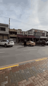 #عروض #مكتب #أسوار #المدينةللعقار
#دار #للإيجار
#تجاري
____________________________________

عنوان الدار 💥💥 حي الحدباء سايدين الصورة
مساحة الدار 💥💥 ٢٤٠ متر
واجهة الدار 💥💥💥 ١٢ متر
مكون من طابقين
الطابق الأول 💥💥💥 غرفة نوم ومطبخ وهول واستقبال وصحيات وكراج
الطابق الثاني 💥💥💥 ثلاثة غرف نوم وهول وصحيات
سعر الإيجار الشهري 💥💥 مليون دينار
___________________________________
للاستفسار مراجعة مكتب أسوار المدينة للعقار حي الحدباء سايدين الصورة،، مقابل جامع المجيد
او الاتصال على الأرقام التالية
اسيا ☎️***********
كورك ☎️***********
