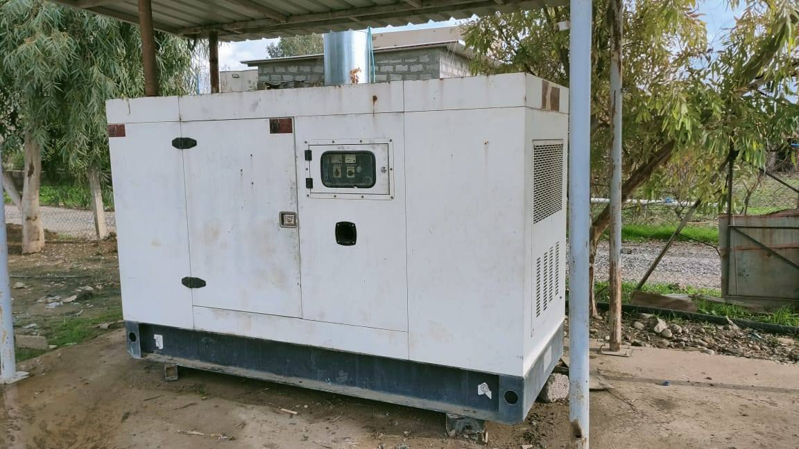 سلام عليكم 
مولده للبيع 

كمز 102
50 كيفي 
كاتم 
مكينه معمر رايمن جديد 
كر استندر
سعر 35 ورقه 
مكاني موصل 
***********
