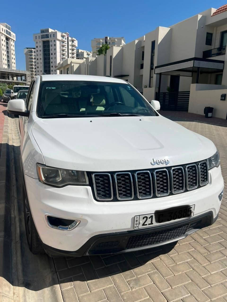 Jeep Grand cherokee 2019
گراند چیرۆکی ٢٠١٩ 
سپی بەفری 4WD

تەنها 50 هەزار ڕۆشتووە

بێدەعم و لێدران، ڕەقەم شەنسیم داناوە
زۆر پاک و تازەیە 
٢ پەڵەی بچوک بۆیاخی هەیە لای خۆمان بووە 
سپێری دانەگیراوە
مواسەفات ناوکرێمی، کوشن جڵد، کوشن کارەبایی،شەغال، بەسمە، دوو دەرگا بەسمە،
 ئۆتۆ هۆڵد و ئۆتۆ ستۆپ، شاشە گەورە،کامێرا،
 ڕادار،ئاوێنە فۆتۆ و Assist وە دژە فول، حاسە، دەبڵ ئەکسل،
 تەبرید مەرکەزی ٤ مۆدی لێخوڕی هەیە
‏Sport، Eco، Auto ،manual سیتمی ئۆفرۆد،کاڕپلەی،ڤۆلیۆم و تەحدیدسورعە، تەلەفۆن،لیدی ناوەوە،تراکشن و دژەخلیسک
زۆر مواسەفاتی تر..……

نرخ ٢٣٨

*********** السليمانية, العراق
