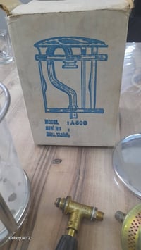 اغراض لوكس جديدة مامستعملة بعدهن بلكارتونة الي يريدهن موجود وتساب ٠٧٧٠...