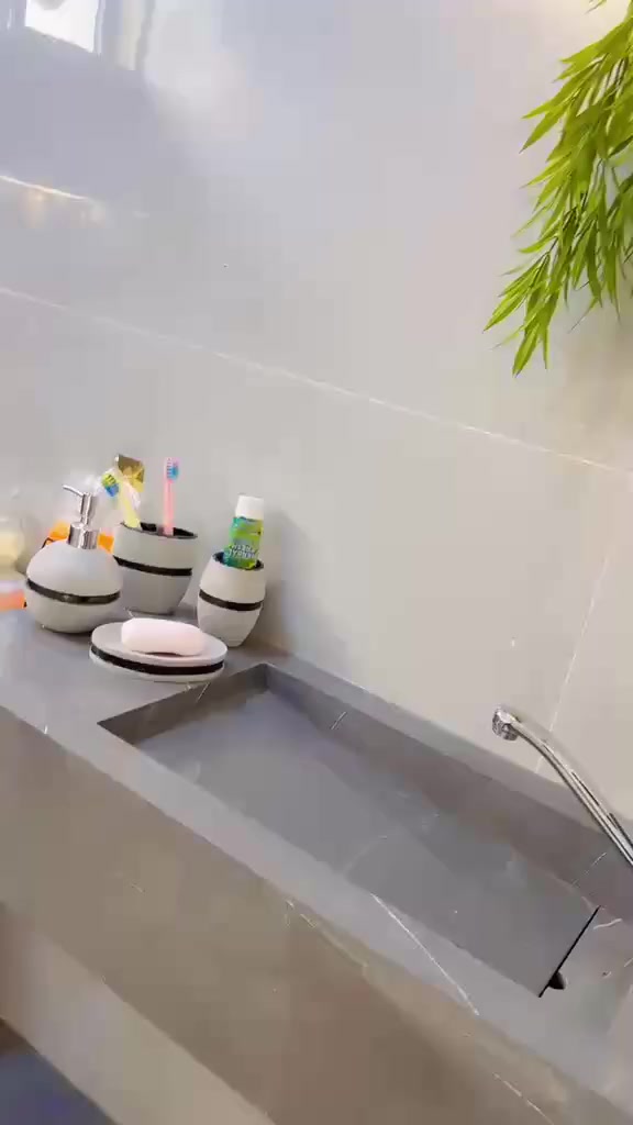 ✨ مـجـمـع الـشـروق الـسـكـنـي ✨
• المساحة: 145 متر  سند طابو 

• التفاصيل: 2 نوم + صالة + استقبال + مطبخ + 2 حمام +بلكونا عدد2

ملاحظه مع ديكور كامل وجاهز  للاستقبال والهول 

• الحالة: نظيفة جداً 

• المميزات: كاونتر تركي عدد 2 + 3 سبالت.

💰 نظام الأقساط:

المقدمة: 24 مليون دينار.

القسط الشهري: 548 ألف.

البيع جاهزه مع الاثاث او بدون اثاث 

الكاونتر مع الملحقات ثابت بالشقه 

للاستفسار والتواصل *********** واتساب هم متوفر
