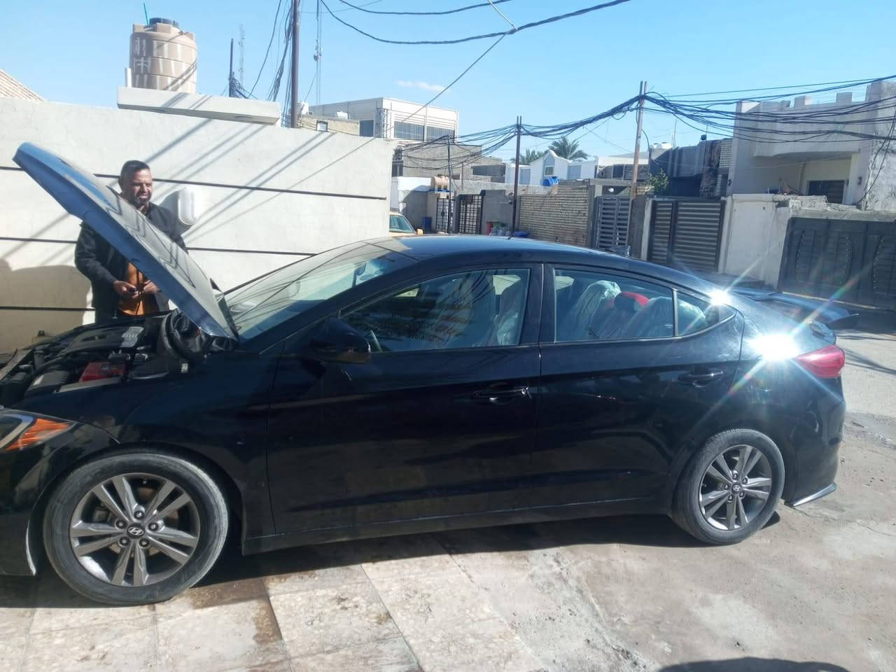 سلام عليكم سياره انتره موديل 2018٪ للبيع رقم اربيل سنويه باسمي/***********/ الرقم واتساب السعر128 وبيها مجال
