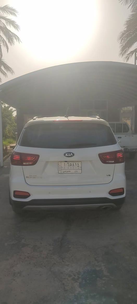 سلام عليكم 
للبيع كيا سورنتو
موديل ٢٠٢٠ خليجي 
ضررها بنيد والجاملغات الاماميه بيهن بارد شويه
السعر ٢٣٨ 
***********
