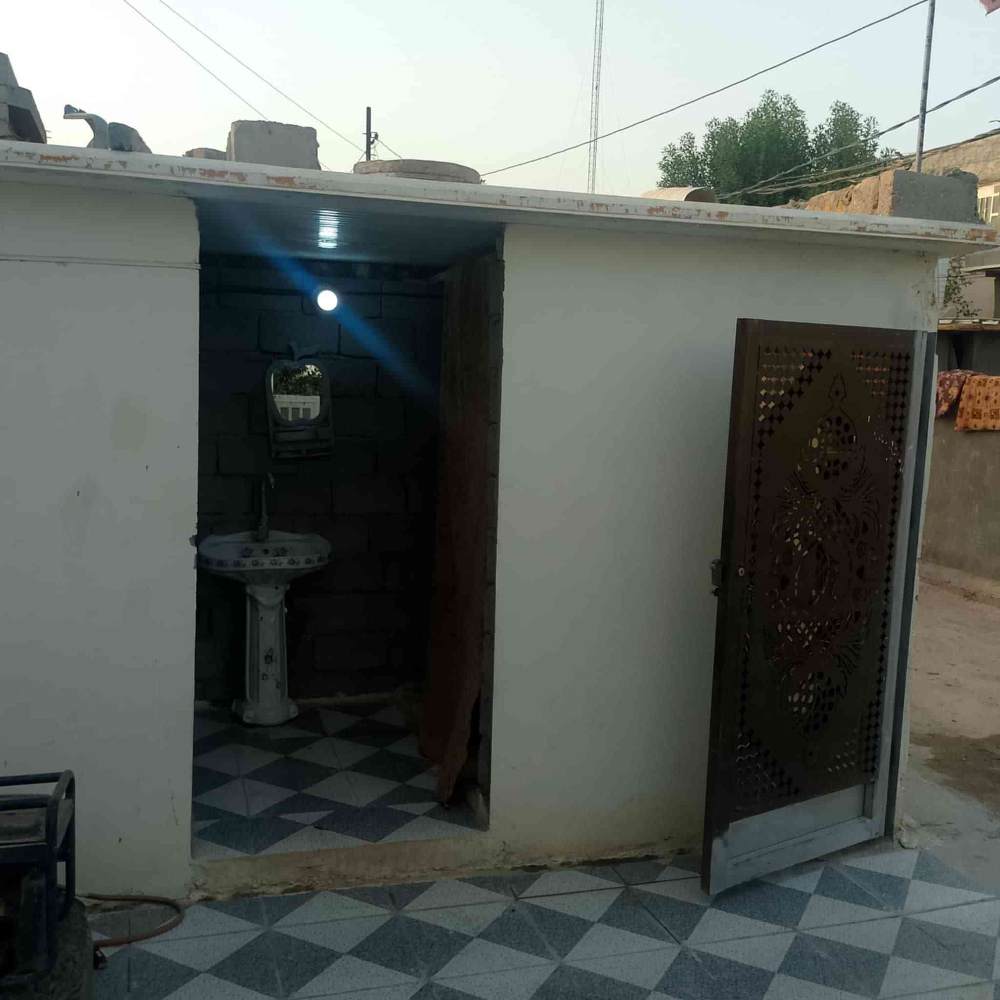 السلام عليكم
يوجد بيت لبيع بالنيل القديم بمنطقه بحريه المساحه 200متر طابو 25زراعي السعر 40وبي مجال 
***********
