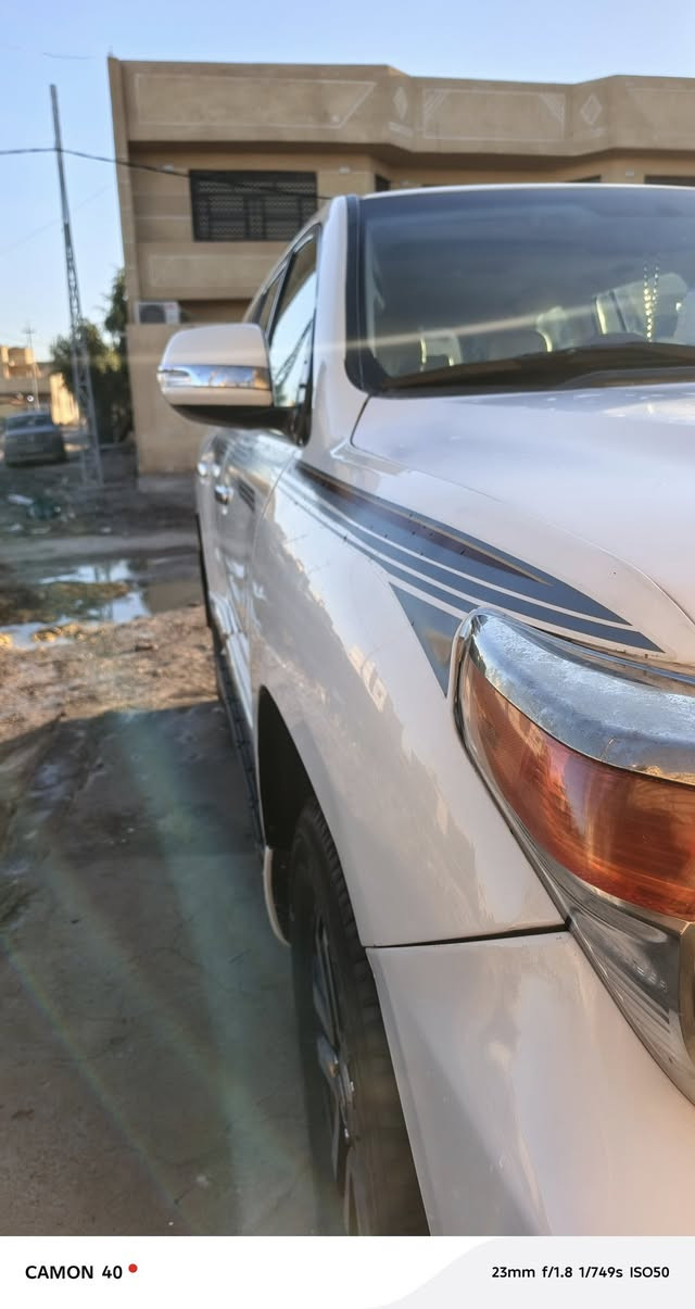 السلام عليكم تيوتا لاند كروزر لبيع مديل2009 محدث 2015 مكينه وكير واكسن وحداده مكفولة رقم جديد إنكليزي السيارة مصبوغة عام سيارة جديدة مابيه أي نقص السيارة بسمي تحويل ثاني يوم هزه جديدة مكان السياره  بغداد سبع البور السعر 230وبيه مجال  
***********
