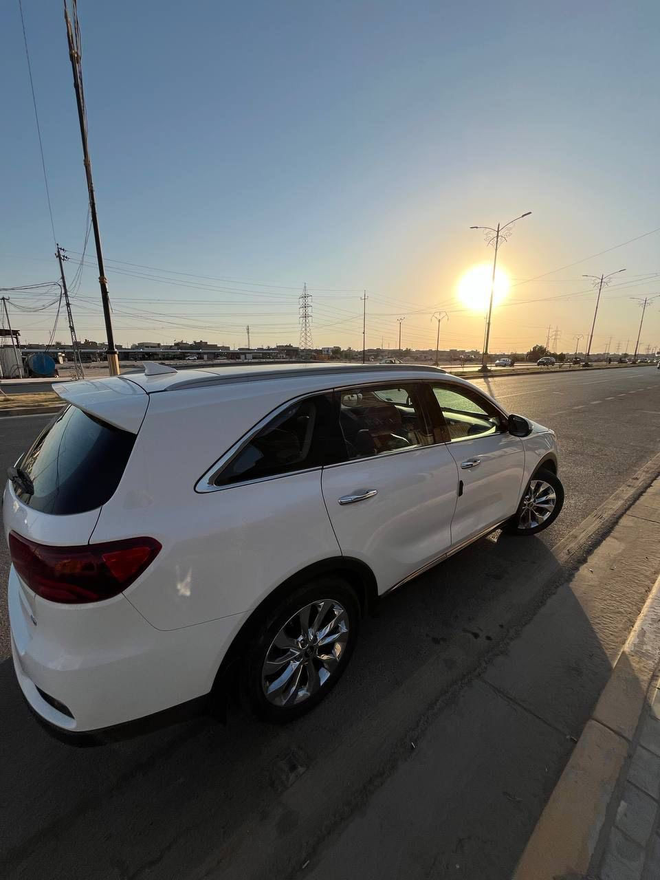 السلام عليكم ورحمة الله وبركاته 
كيا سورنتو 
المواصفات 
مديل 2020
بانوراما
كشتات قرميدي 
سته سلندر 
رقم بغداد بسمي تحويل ثاني يوم 
سنويه مجدده جديده
مكفوله السياره عدى بارد بسيط موضح. بل سونار 
أربع أصابع 
ماشيه 71 الف حقيقي 
مكان السياره كربلاء 
رقم الهاتف ***********
السعر 275 وبيه مجال
