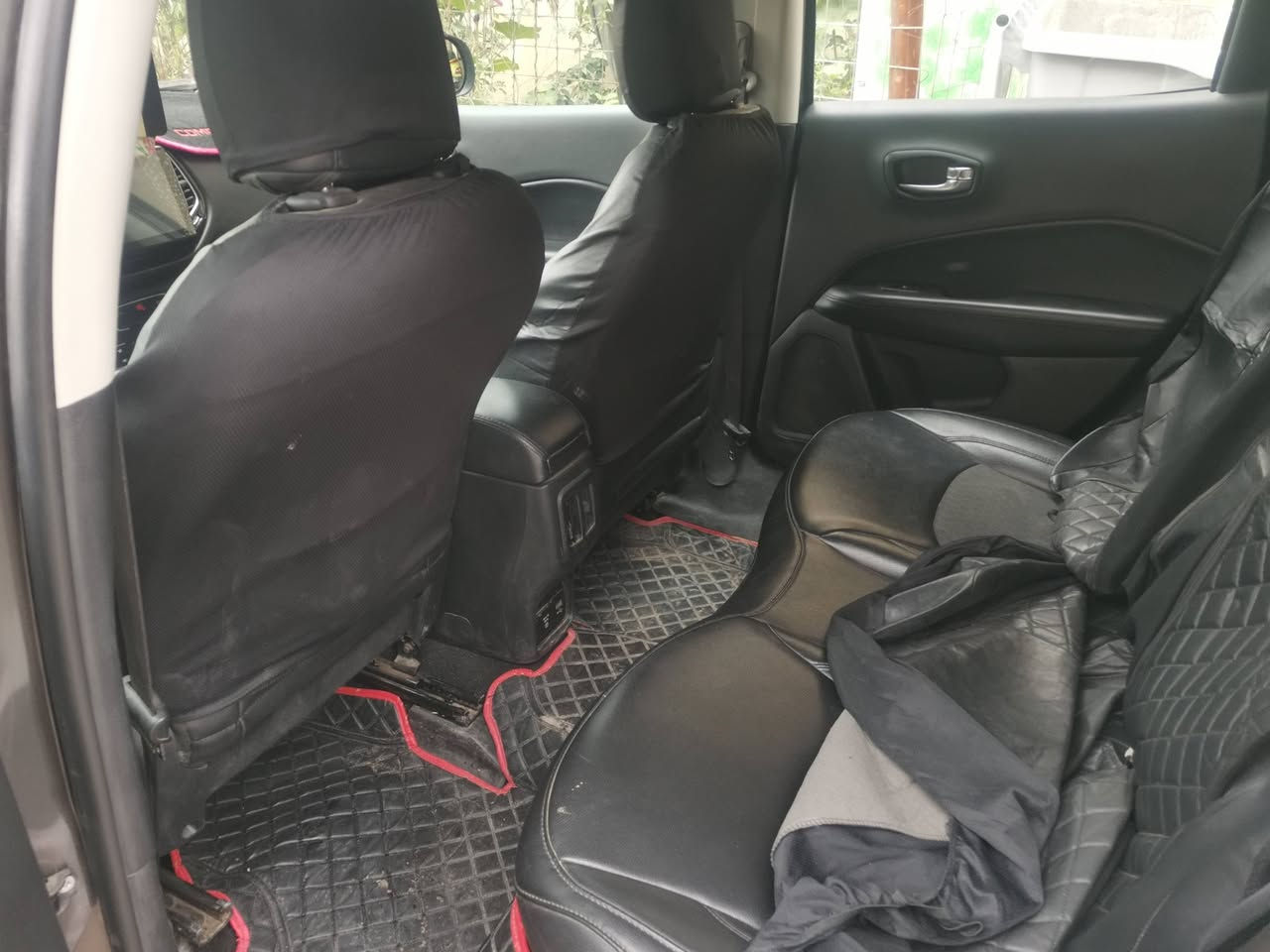 جيب كمبارس موديل 19 فول
السونار موجود بالنشر فقط هاي الي بالباب طخه بدون ضرر
 سياره نظيفه كلشي جاهزه بيها جديد من حداديه تبريد كلشي بيها نظيف  استخدام شخصي عند ابنيه
السعر 148 وبيها مجال
***********
