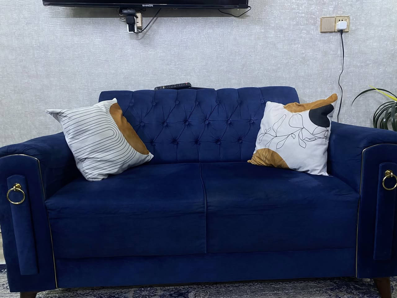 ديوان ١٠ مقاعد نظيف مابي اي ضرر بس عيب واحد ومنزله صورتة وهو ممبين اصلا 
مكاني بغداد الغزالية


**إذا كنت صاحب هذا الإعلان وتريد حذفه لأي سبب، رجاءا أرسل رسالة إلى الدعم الفني**