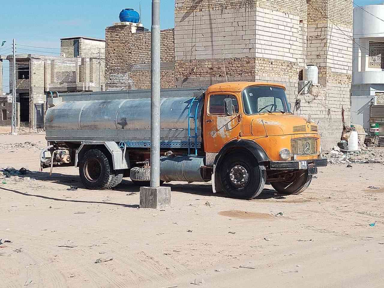 للبيع ابو ردين موديل 1988عشراويه عيون طافحه مكفوله كفاله عامه شاصي خام بدون صبغ اكسن بلادي محرك سوبر كير بلادي رقم صلاح الدين نكليزي بسنويه تنكر مكان نجف ***********
