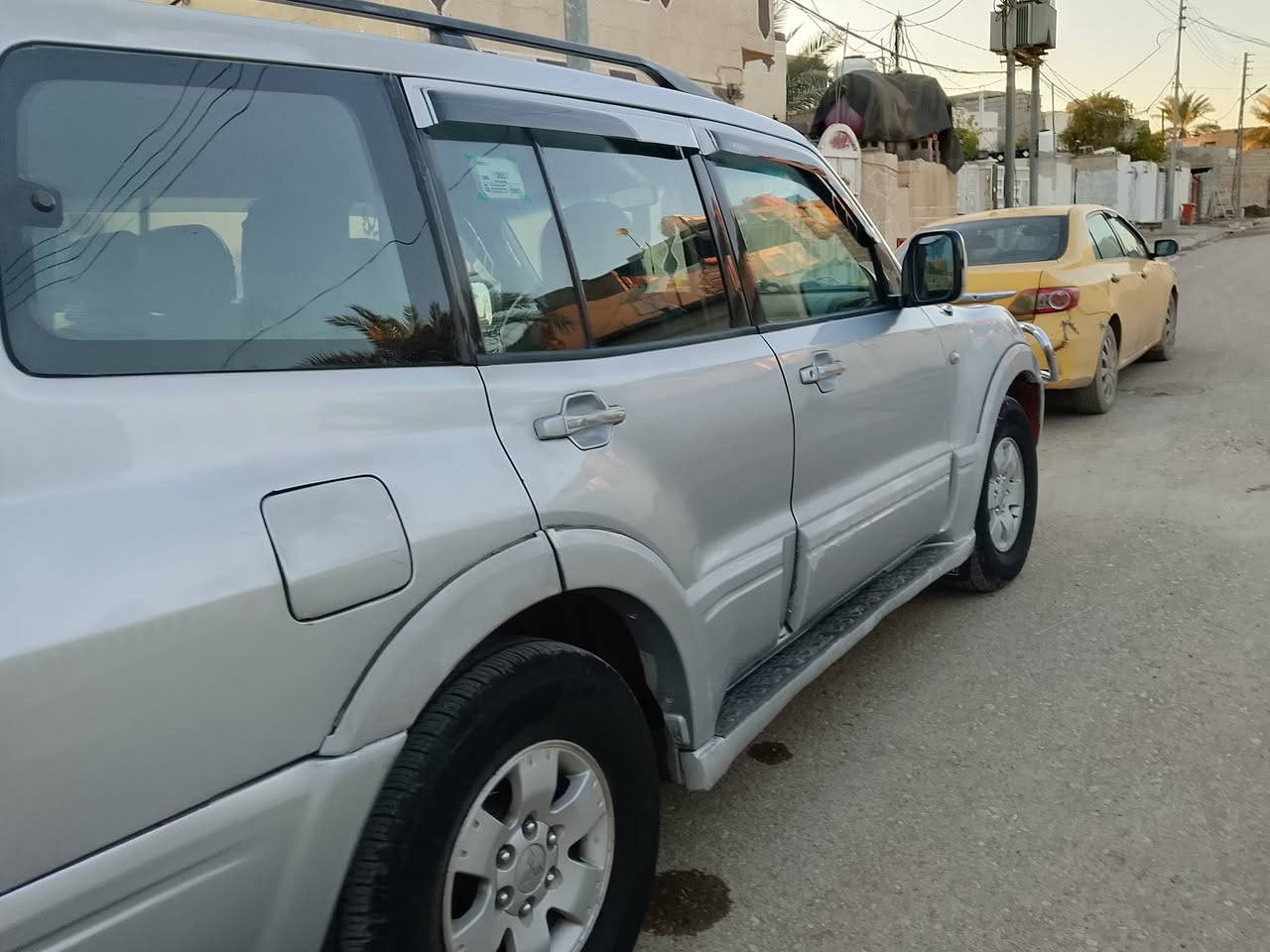 للبيع باجيرو موديل 2005 بغداد سنويه جديدة هزه جديدة بسمنه سياره حلو سعر 90 ورقه وبيهه مجال بصيط ***********
