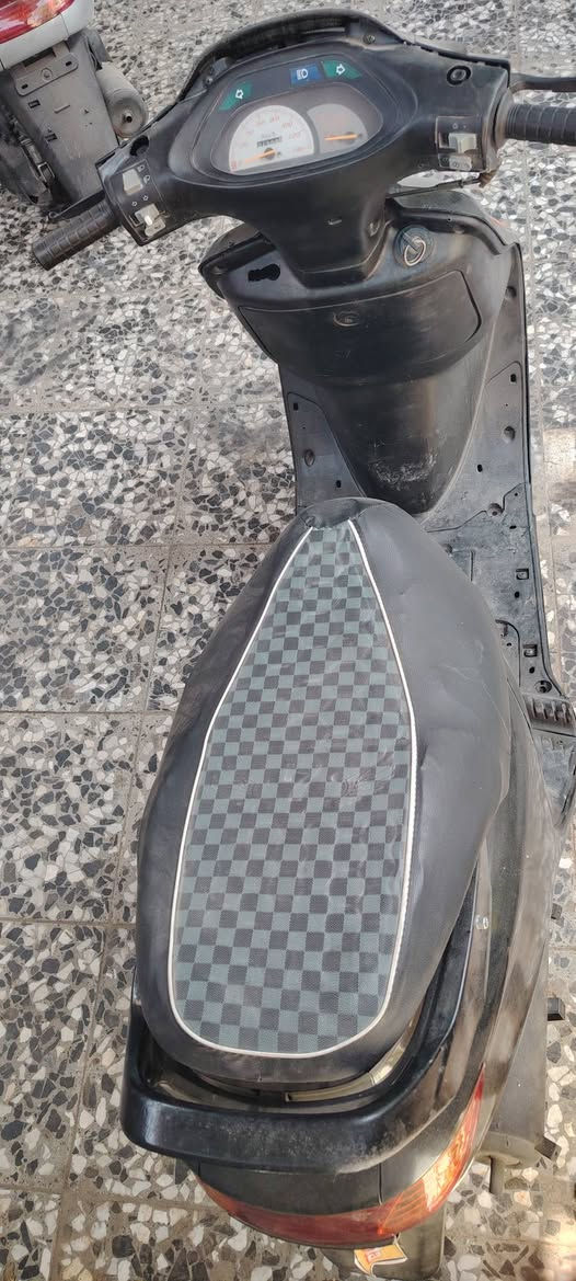 فراشه فحل 300الف وبيها مجال قليل مكينه ناعمه شلعه ومعدل دراجه تجفيت جديد كهربائيات كله شغاله اشاير لايت هورن كيج سرعه نقص باتري مابيها .شراي اتصل .
***********
