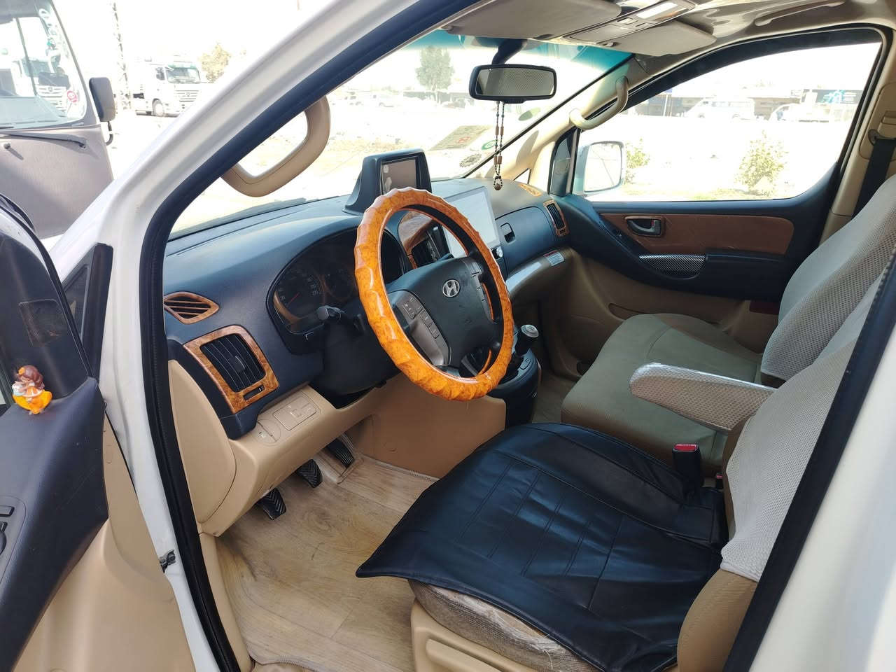 ستاركس 14 للبيع بيه جاملغ امامي مبدل و باب سايق صبغ بدون دواخل السعر 160 وبيه مجال الموبايل *********** ترهم مراوس لموديل تسعه
