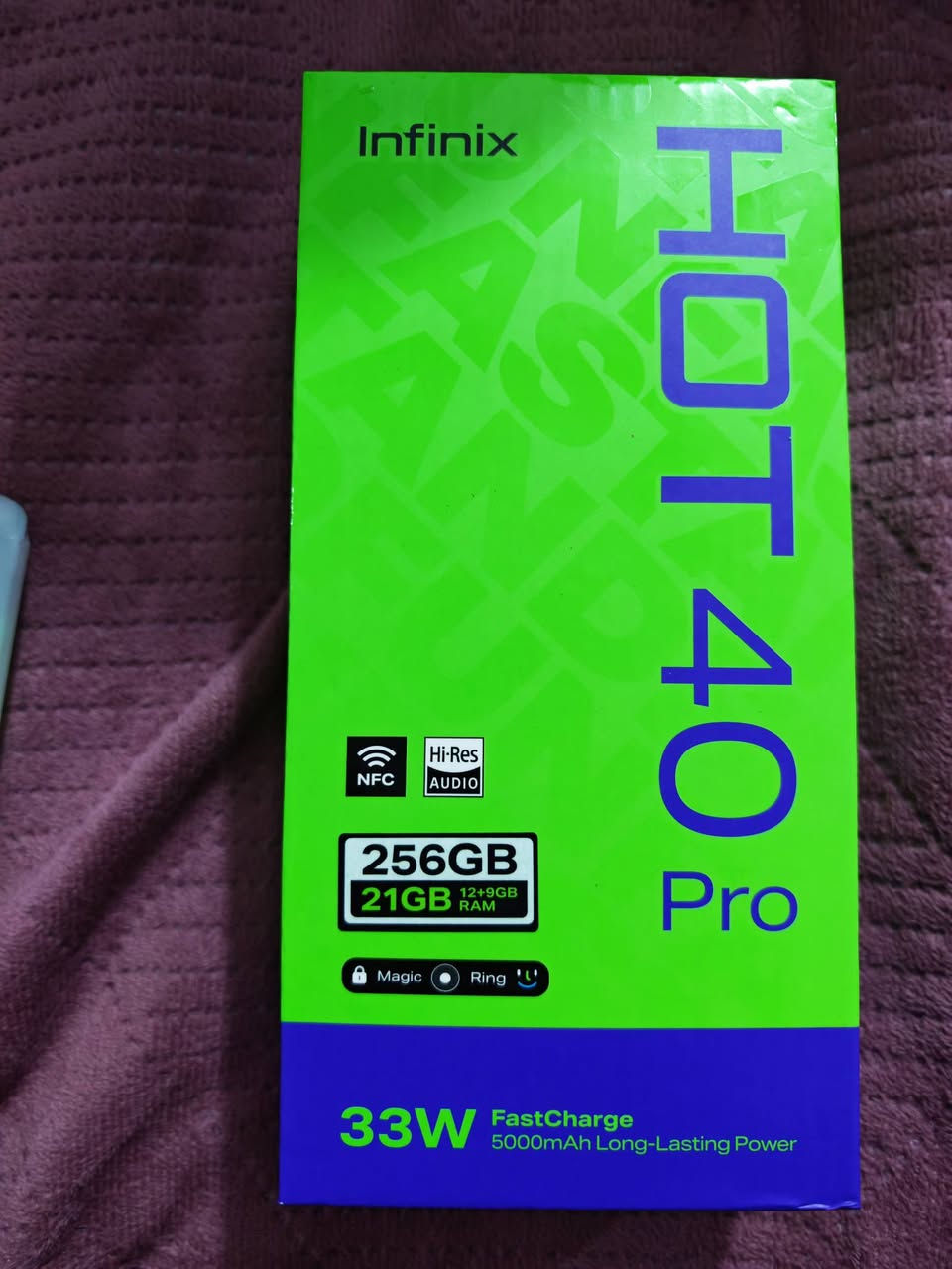 السلام عليكم هوت 40برو مامستخدم ابد فقط مكسور من كارتونه اذكره 256 ورام 12 أكرر
مامستخدم ابد السعر قفل 175الف نهايته اتصال ***********
