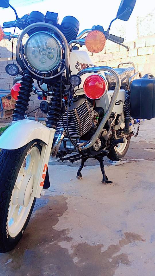 السلام عليكم MZ البيع نضافتهه 95 موديل 82 بدون الشراي يراسلني خاص السعر 5مليون رقمي ***********
