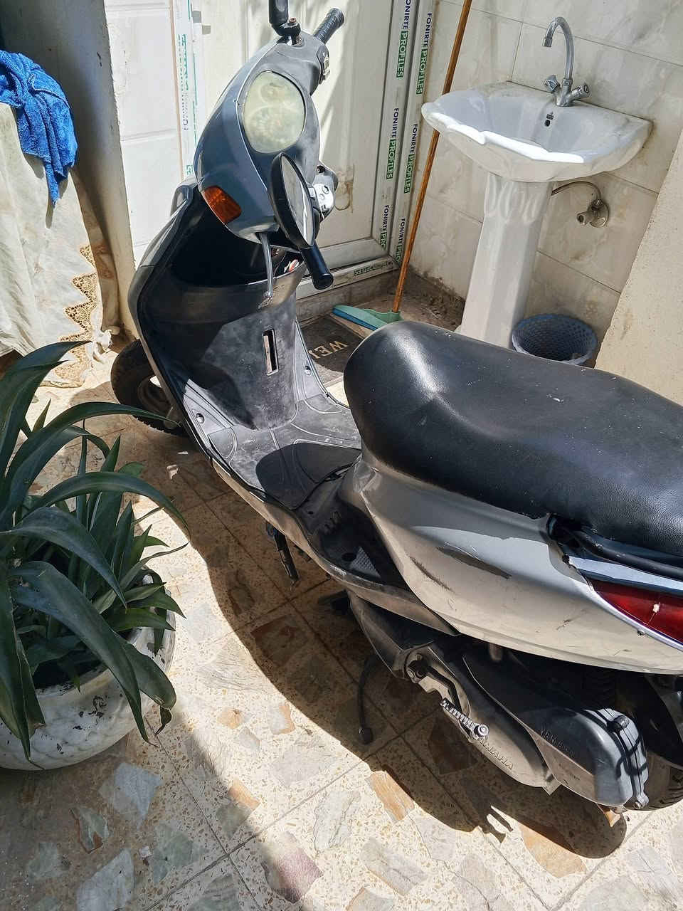 لبيع كفاله سعره ٥٠٠ مكاني بغداد الشعب ناقصه باتري تشتغل هندر كلشي شغل بيه رقمي ***********

