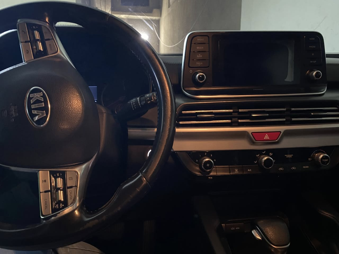 السلام عليكم كيا تيلورايد موديل 2020لون رصاصي 6 سلندر 3800 جي دي اي اربع وضعيات قياده اشاير مري رادار كشنات جلد اوتو ستوب لايت لد السونار مرفق السعر 205  ورقه رقم الهاتف *********** غير ماواجد ع النت
