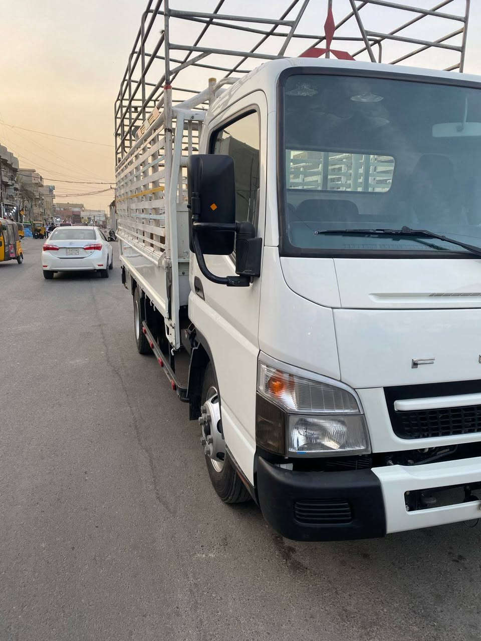 السلام عليكم كنتر مديل ٢٣ السياره تخم تاير محجر سنويه  ٣٨٠٠ طن بغداد مداور ثاني يوم  جاهزه بدون صبغ مكان بغداد جميله السعر *********** / ***********
