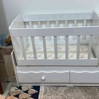 سرير اطفال • مستعمل شهرين • بلا ضرر