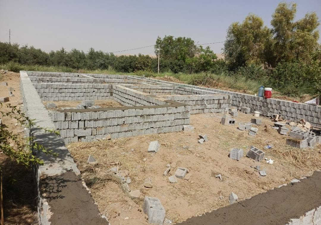 اساس للبيع 200متر مربع مدفون ماء وكهرباء واصل اليمه الموقع طوز الجوبه الجديده السعر خاص ***********

