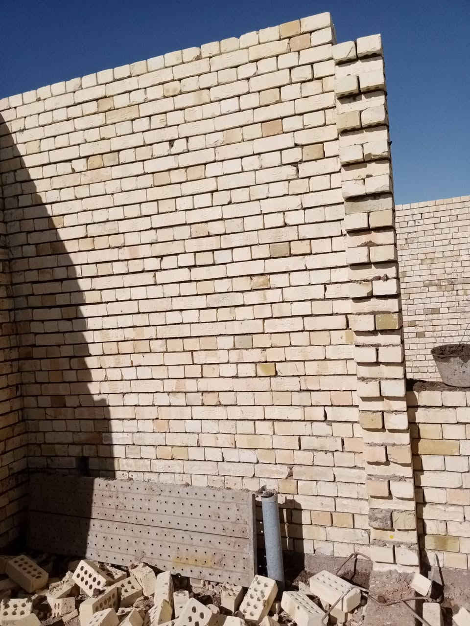 سلام عليكم خلفه بناء متفرق شغلي على الدبل وعلى المتر والشغل شوف عينك *********** متواجد واتساب
